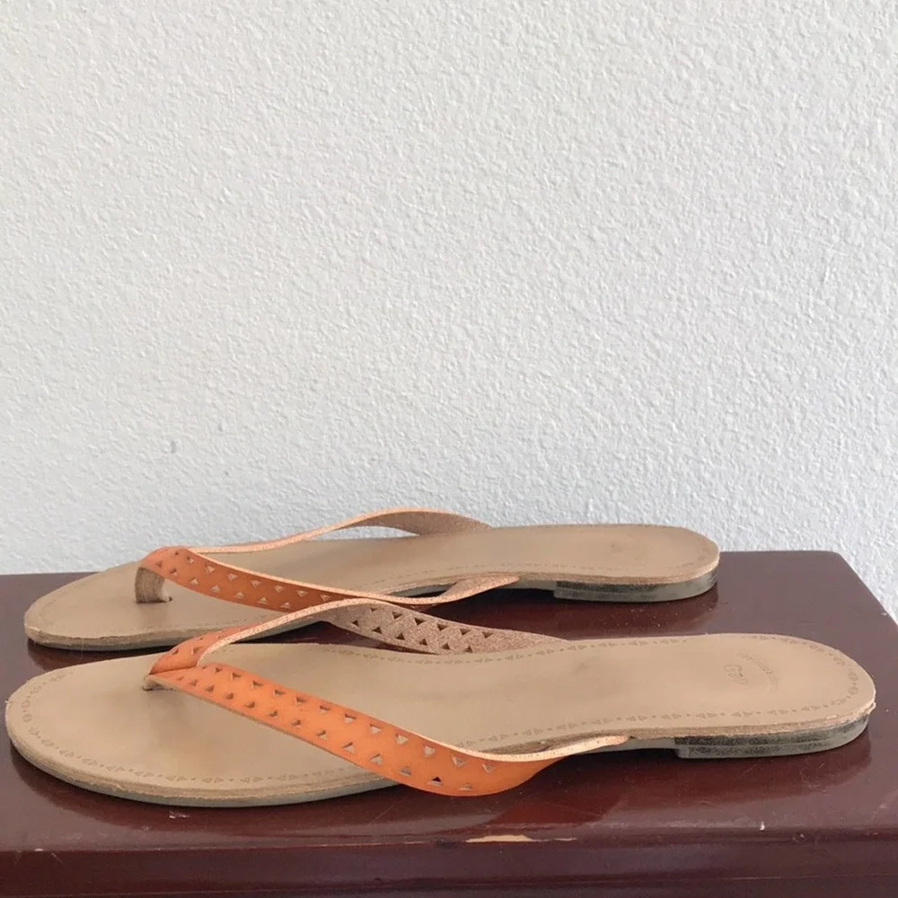 Gap Flip Flops Laser Cut Leather Straps Tan Size 8 - Picture 3 of 8